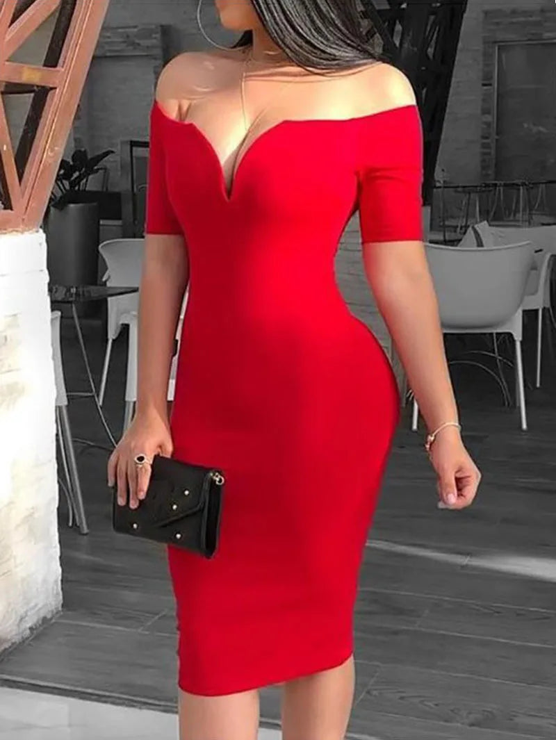 Robe ajustée à épaules dénudées style Lady