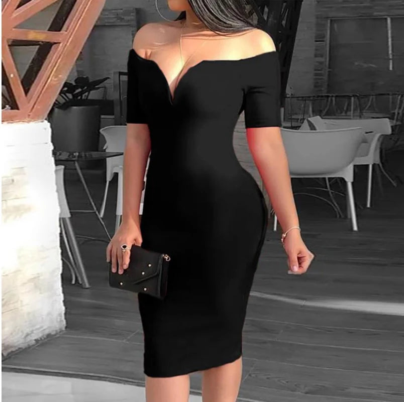 Robe ajustée à épaules dénudées style Lady